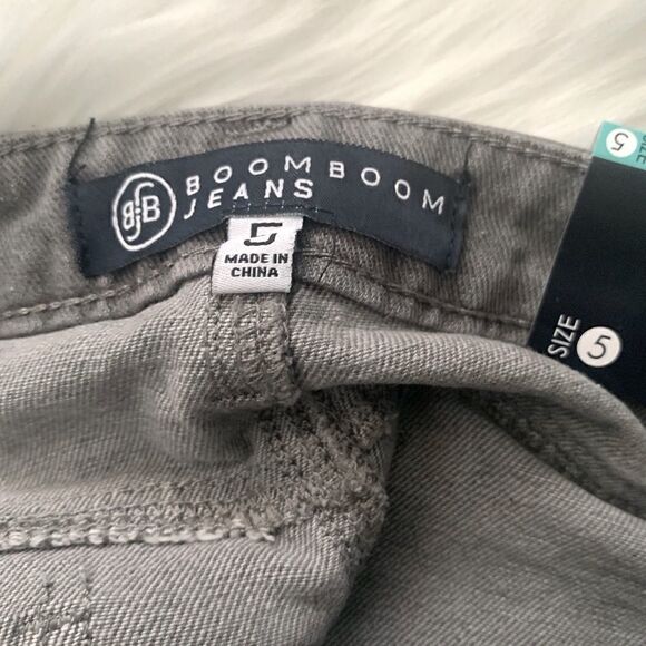 Fashion Nova Boom Boom Gray Denim Studded Hi-Waist Shorts Size 5 - Picture 6 of 6